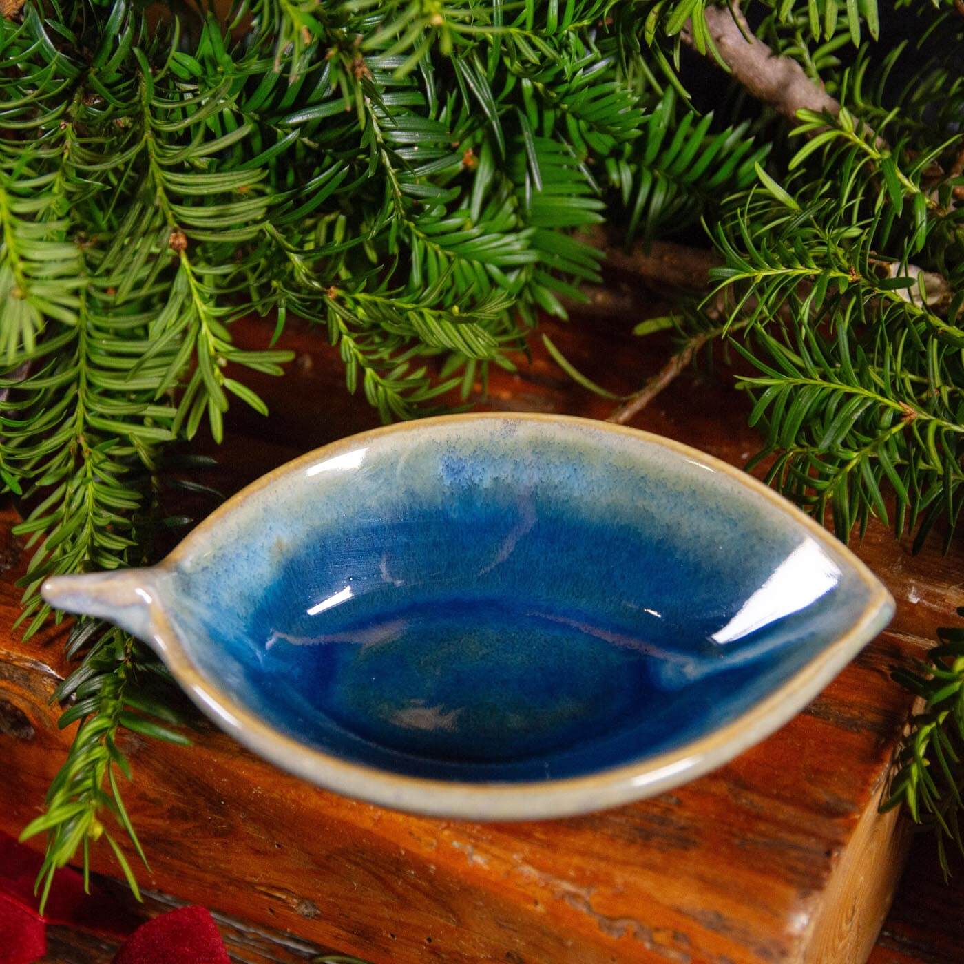 Pairing: Cobalt Leaf Dish & Fine Art Calendar