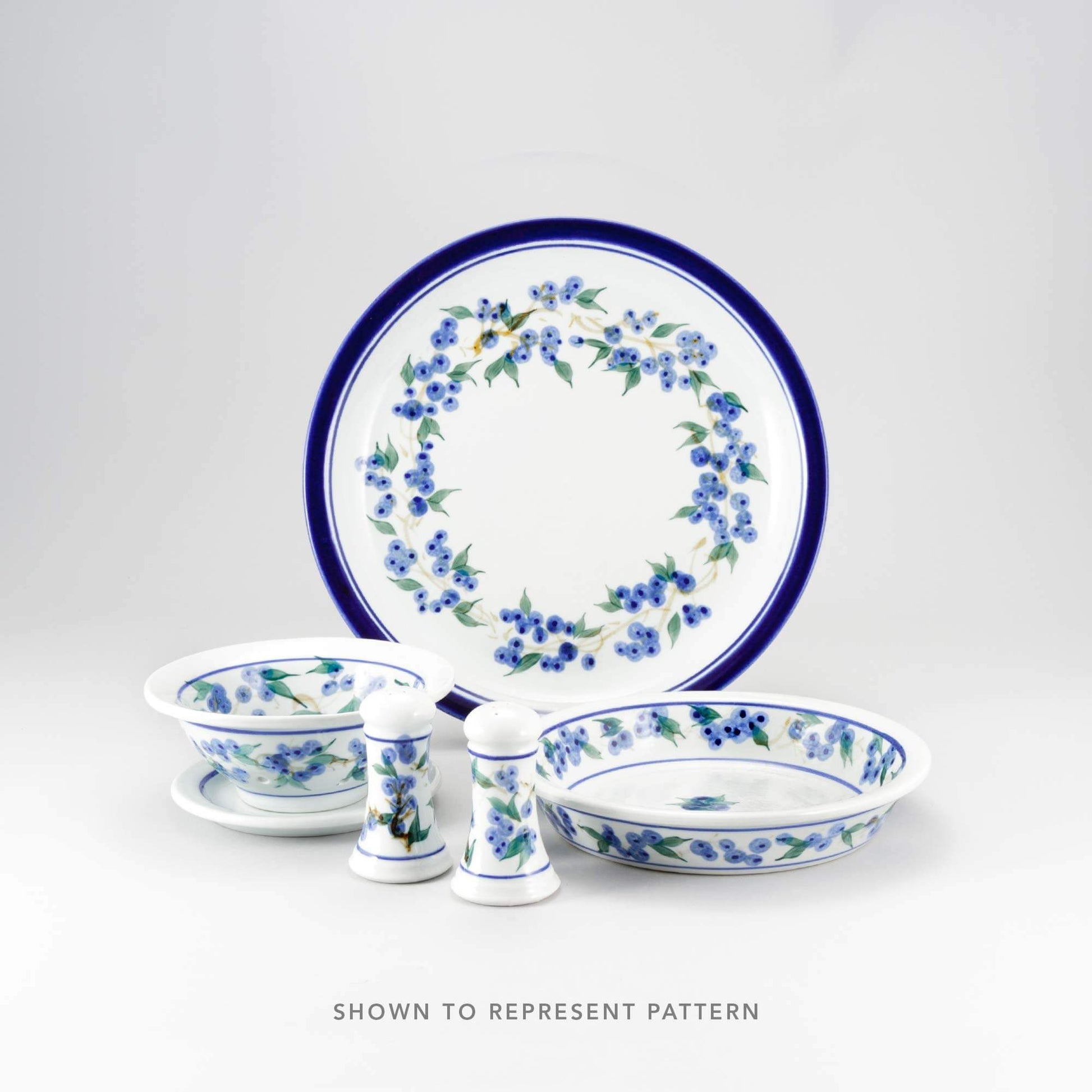 https://georgetownpottery.com/cdn/shop/products/pattern-po-bw-Blueberry_44b0d59a-b764-4e74-b208-76053a0b741d.jpg?v=1701296209&width=1946